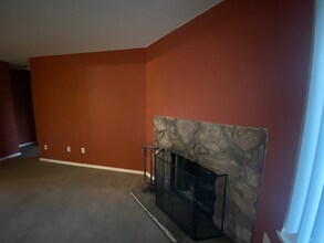 1700 Blankenship Rd-Unit -B4 in West Linn, OR - Building Photo - Building Photo