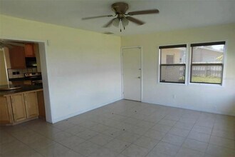 2619 Sunnyside St in Sarasota, FL - Building Photo - Building Photo