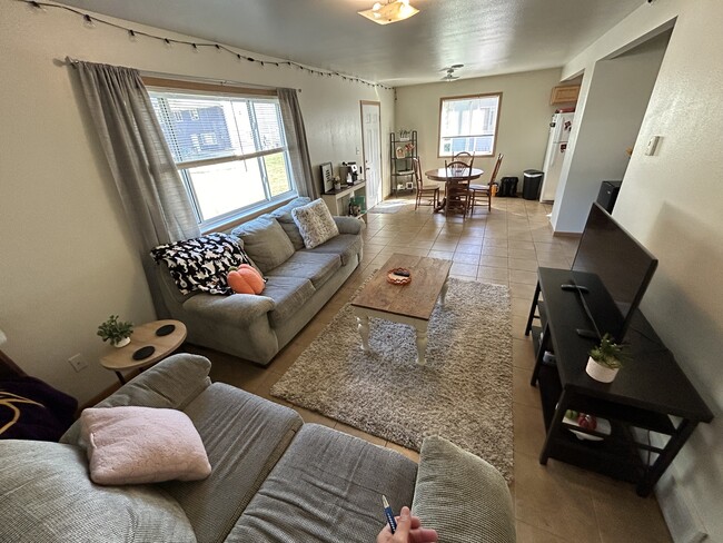 1505 Springbrook Dr in Cedar Falls, IA - Building Photo - Building Photo