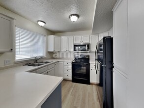 817 Country Club Dr in Stansbury Park, UT - Building Photo - Building Photo