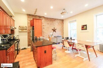 24 2nd Pl in Brooklyn, NY - Building Photo - Building Photo