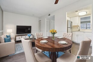 Sheffield Square in New Albany, IN - Building Photo