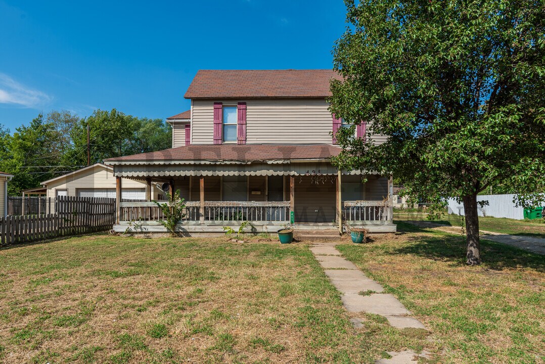 421 N Meridian Ave in Wichita, KS - Foto de edificio