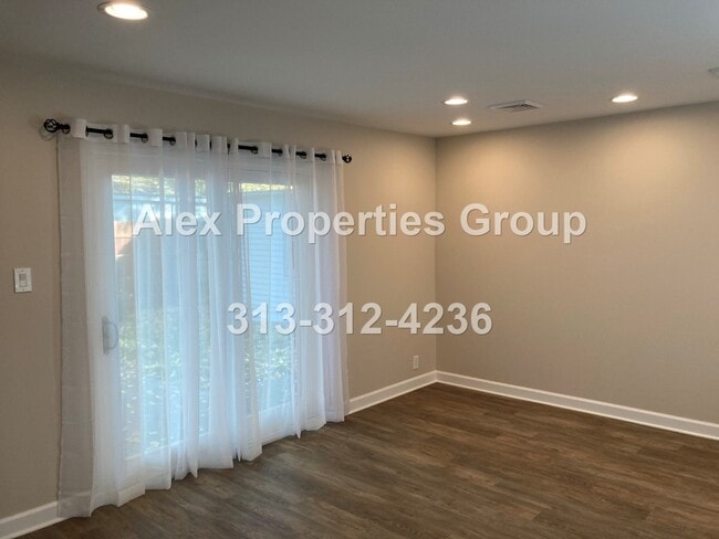 4330 Olivia Ave in Royal Oak, MI - Building Photo - Building Photo