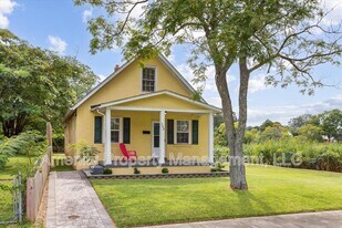 145 Ash Ave in Newport News, VA - Building Photo