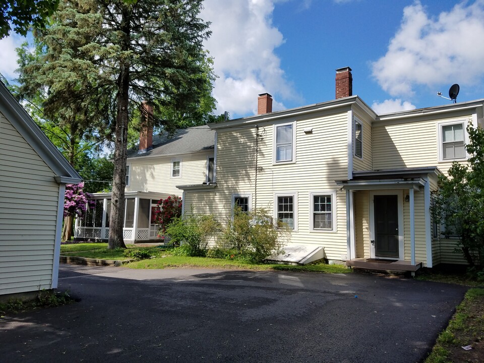 9 Abbott St, Unit 1st Floor in Nashua, NH - Building Photo