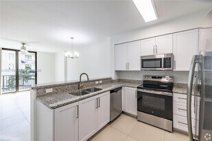 2001 NW 67th St in Miami, FL - Building Photo