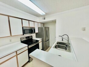 2200 Key W Ct in Kissimmee, FL - Building Photo - Building Photo