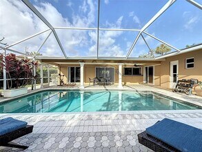 4100 NE 25th Ave in Lighthouse Point, FL - Foto de edificio - Building Photo