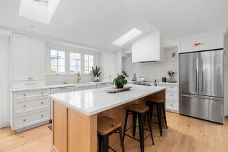 211 Castle Rd in Nahant, MA - Building Photo - Building Photo
