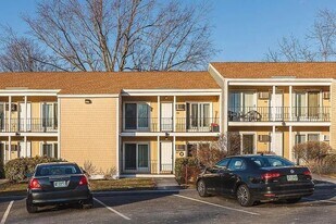 808 Cocheco Ct in Dover, NH - Building Photo