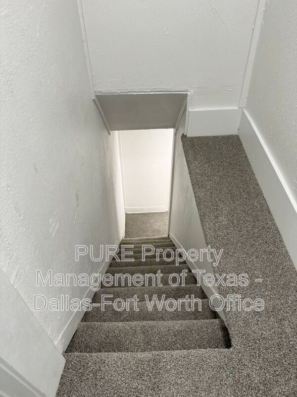 property at 1208 Hawthorne Ave
