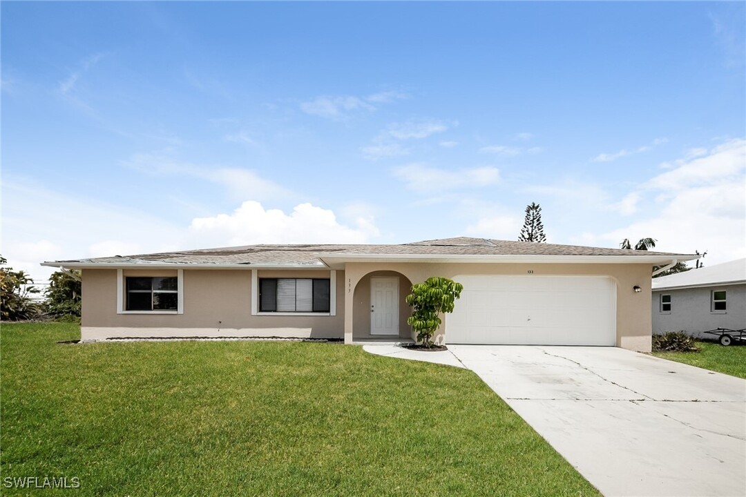 133 SE 25th Ln in Cape Coral, FL - Building Photo