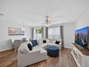 305 SE Halifax Ln in Stuart, FL - Building Photo - Building Photo