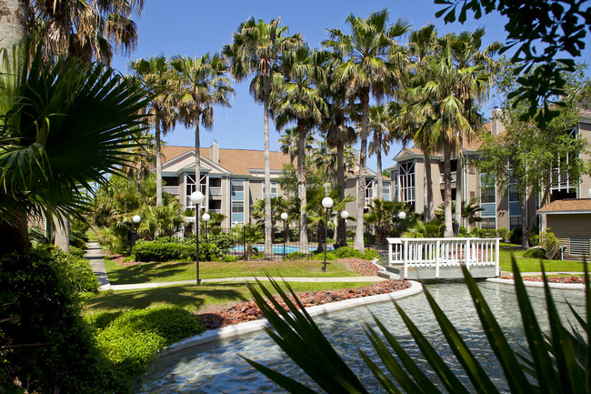 Seasons in Kenner, LA - Foto de edificio - Building Photo