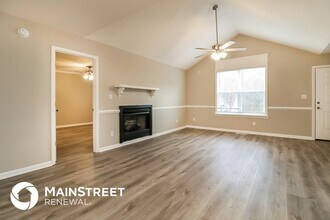 109 Oak Park Dr in Benson, NC - Building Photo - Building Photo