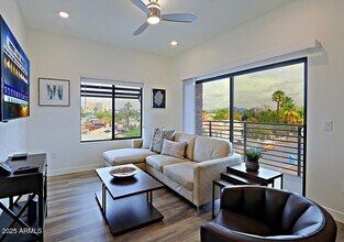 475 N 9th St in Phoenix, AZ - Building Photo - Building Photo