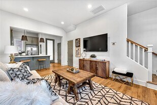 394 S Hill Ave in Fayetteville, AR - Building Photo