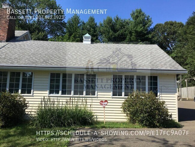 3320 Dixwell Ave in North Haven, CT - Building Photo - Building Photo