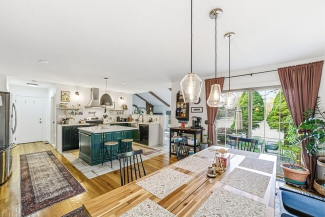 property at 6 Montaup Rd