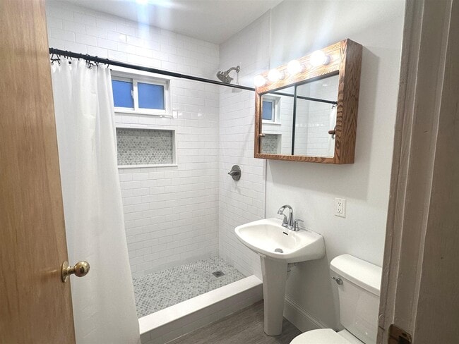 18 Holyoke Rd, Unit 1 in Somerville, MA - Foto de edificio - Building Photo