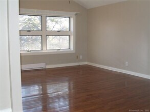 50 Woodlawn St in West Hartford, CT - Building Photo - Building Photo