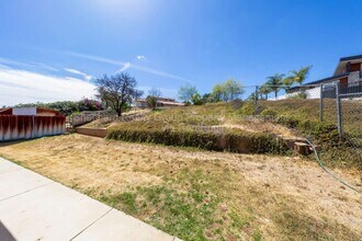 6574 Valley Dr in Riverside, CA - Building Photo - Building Photo
