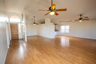 8546 N Sayante Way in Tucson, AZ - Building Photo - Building Photo