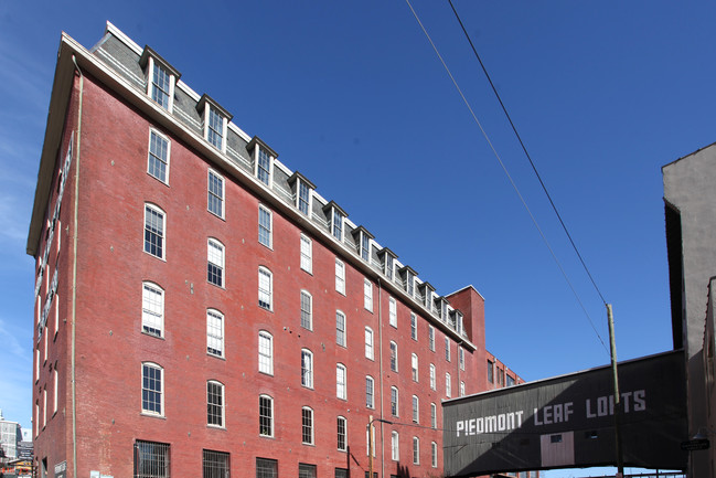 Piedmont Leaf Lofts in Winston-Salem, NC - Foto de edificio - Building Photo
