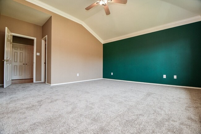 property at 4622 Forest Home Dr