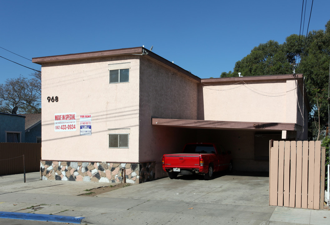 968 N Loma Vista Dr in Long Beach, CA - Building Photo