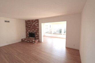 6211 Covington Way in Goleta, CA - Foto de edificio - Building Photo