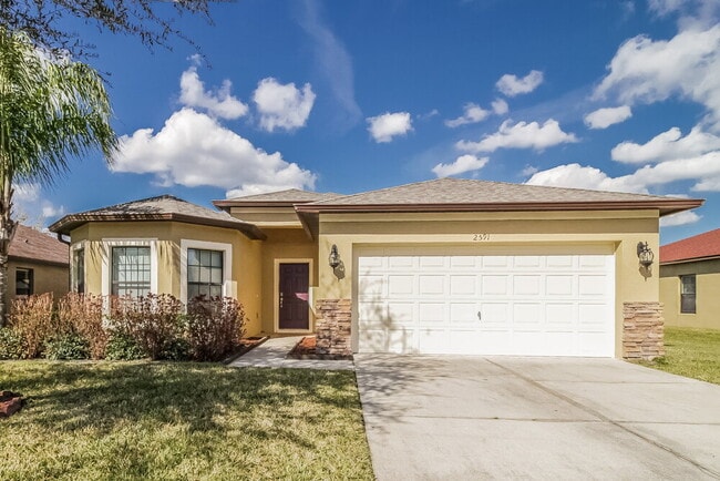 property at 2591 Vineyard Cir