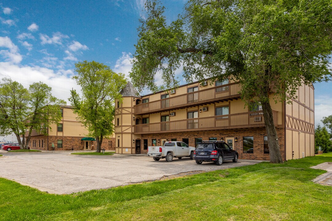 1165 S Riverside Dr in Iowa City, IA - Foto de edificio