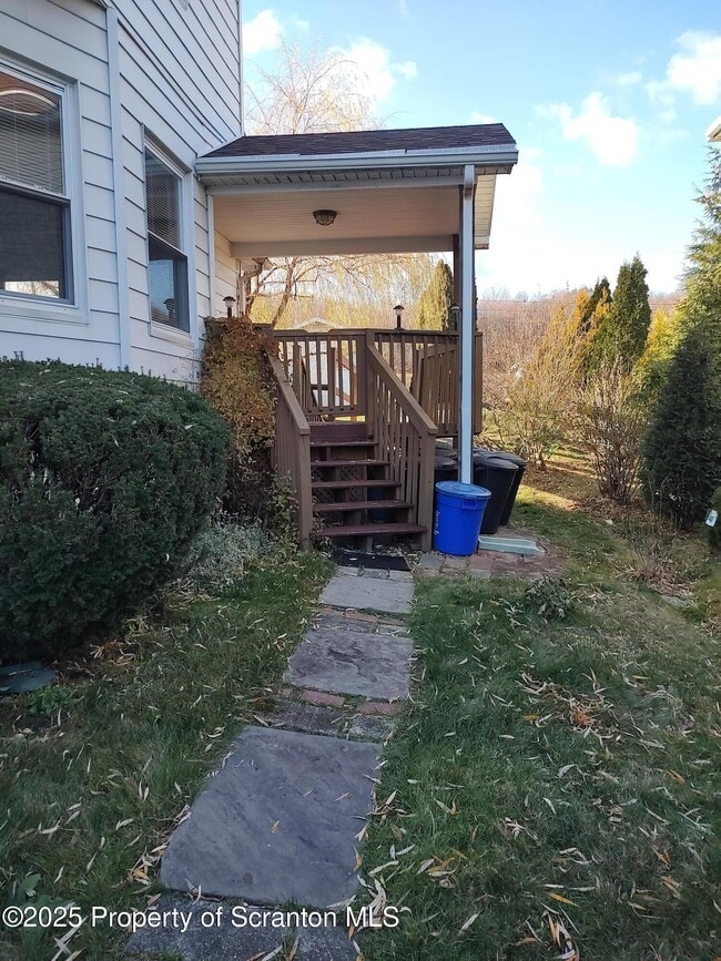 1023 Carmalt St in Dickson City, PA - Building Photo - Building Photo