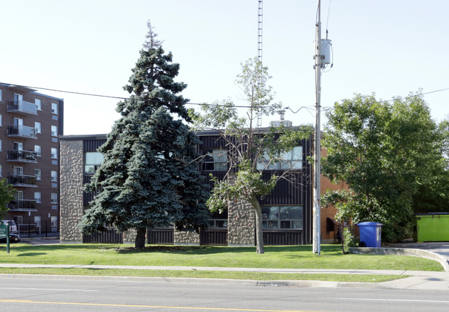 500 Mohawk Rd E in Hamilton, ON - Building Photo - Building Photo