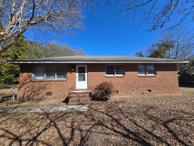 property at 1929 Crestview Dr