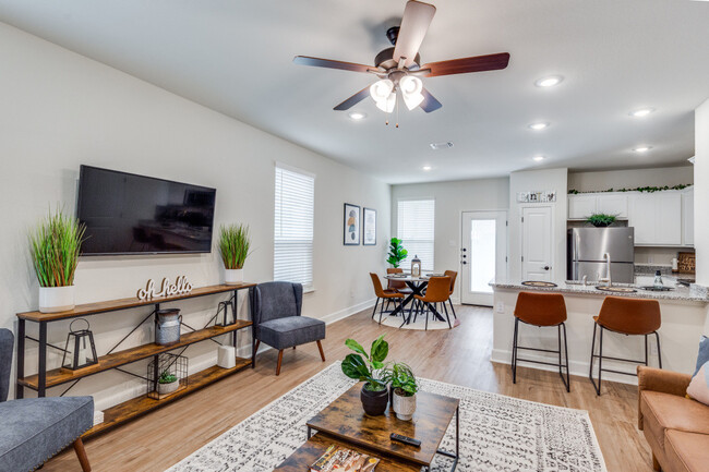 13814 Enzo Gate in San Antonio, TX - Building Photo - Building Photo