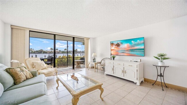 601 Seaview Ct in Marco Island, FL - Building Photo - Building Photo