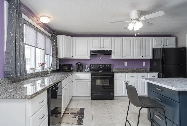 128 Newton Rd in Plaistow, NH - Building Photo - Building Photo