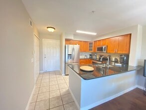 Stylish Orlando Condo in Gated Community – in Orlando, FL - Building Photo - Building Photo