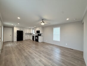 52871 N Zacharias Ct in Chesterfield, MI - Foto de edificio - Building Photo