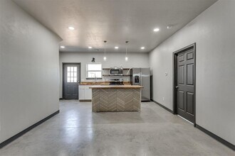 12571 US-77 in Lexington, OK - Building Photo - Building Photo