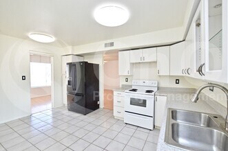 4265 E Vineyard Rd in Phoenix, AZ - Building Photo - Building Photo