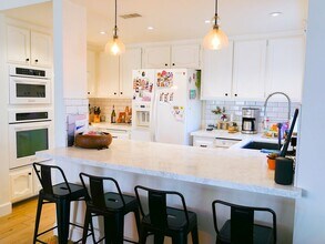 2805 Unicornio St in Carlsbad, CA - Foto de edificio - Building Photo