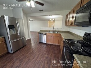 9307 Maple Silver in San Antonio, TX - Building Photo - Building Photo