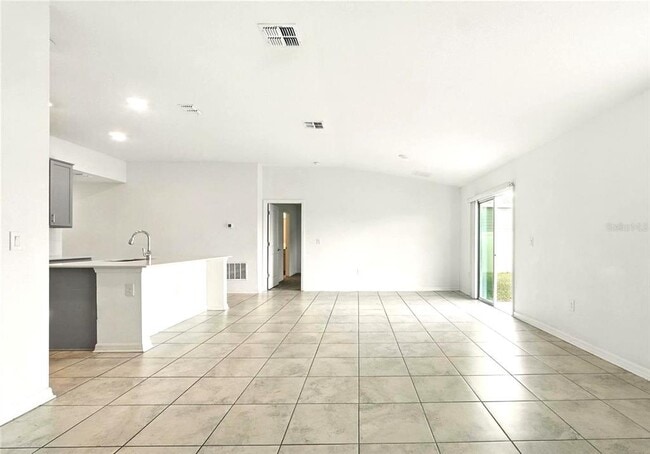 1950 Birnham Wood Bnd in Kissimmee, FL - Building Photo - Building Photo