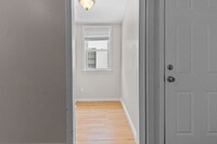 156 Lexington St, Unit 2 in Boston, MA - Building Photo - Building Photo