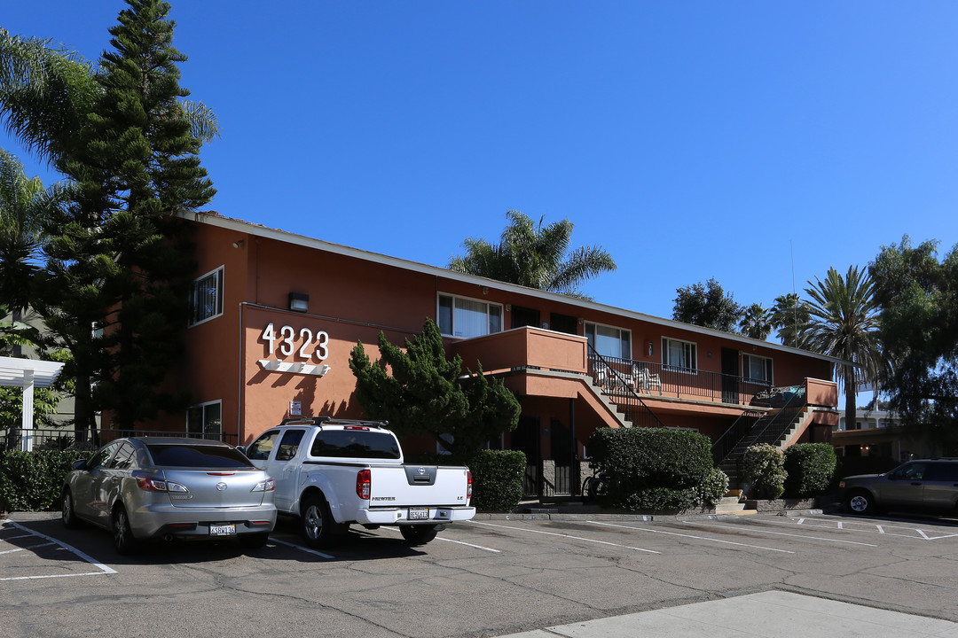 Mission Bay Towers in San Diego, CA - Building Photo