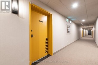 8 Culinary Ln in Barrie, ON - Building Photo - Building Photo